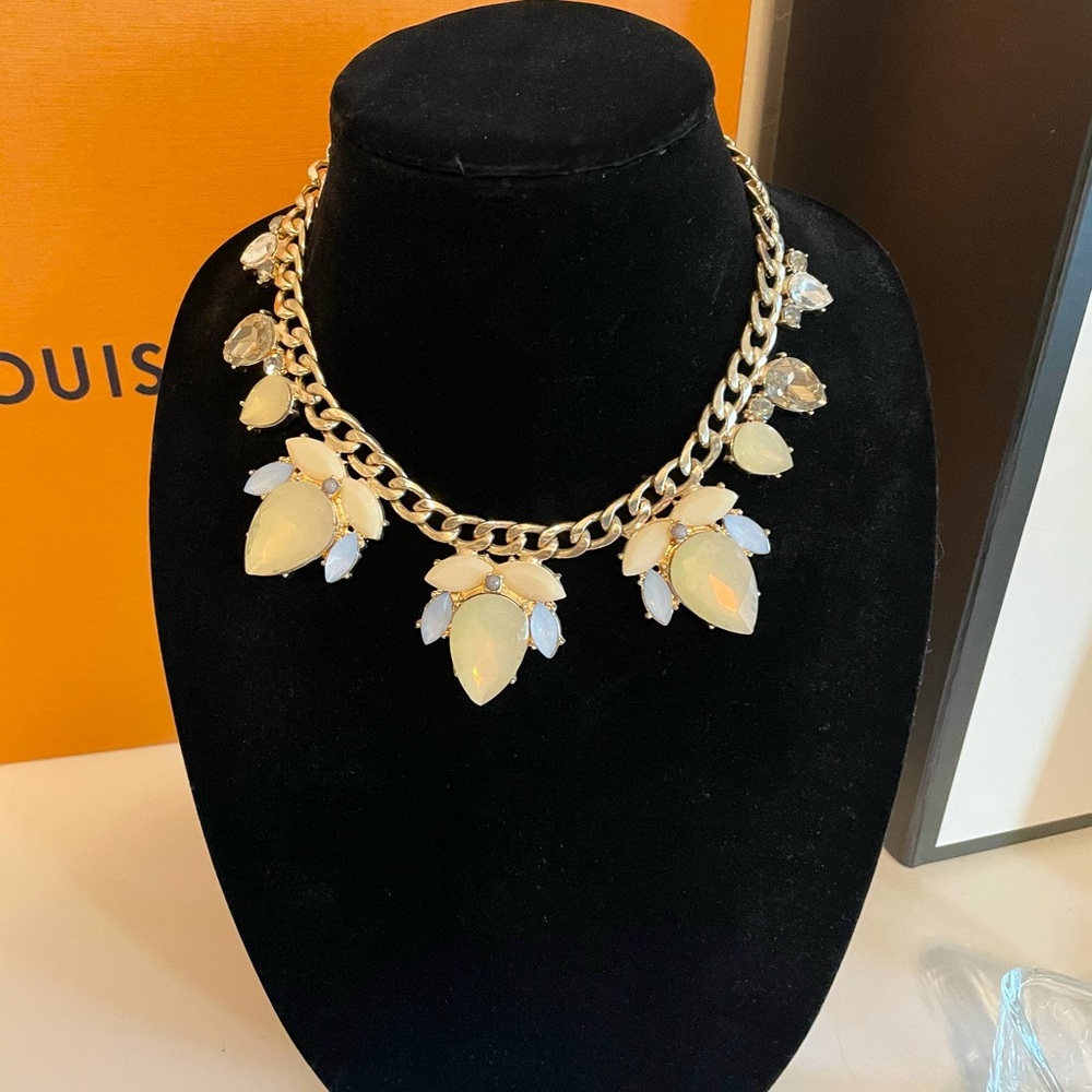Statement necklace